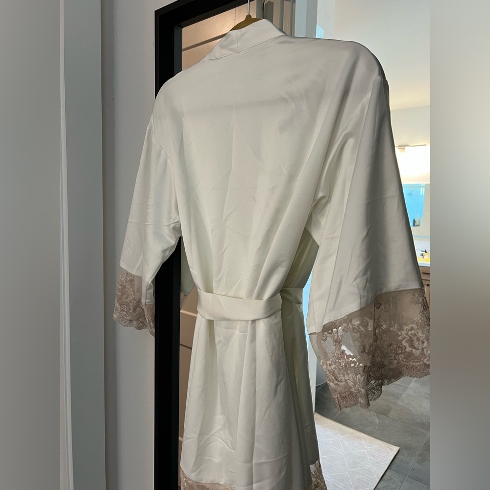 [Flora Nikrooz] NWOT Rosa Charmeuse Kimono - Picture 10 of 13